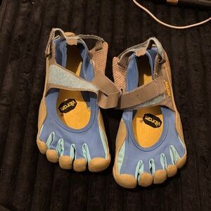 Vibram Kids Water Shoes in Blue and Tan